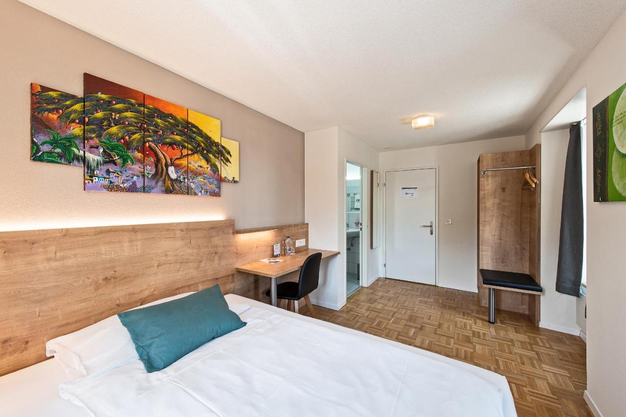 Hotel Zum Hirschen Шинделлеги Экстерьер фото