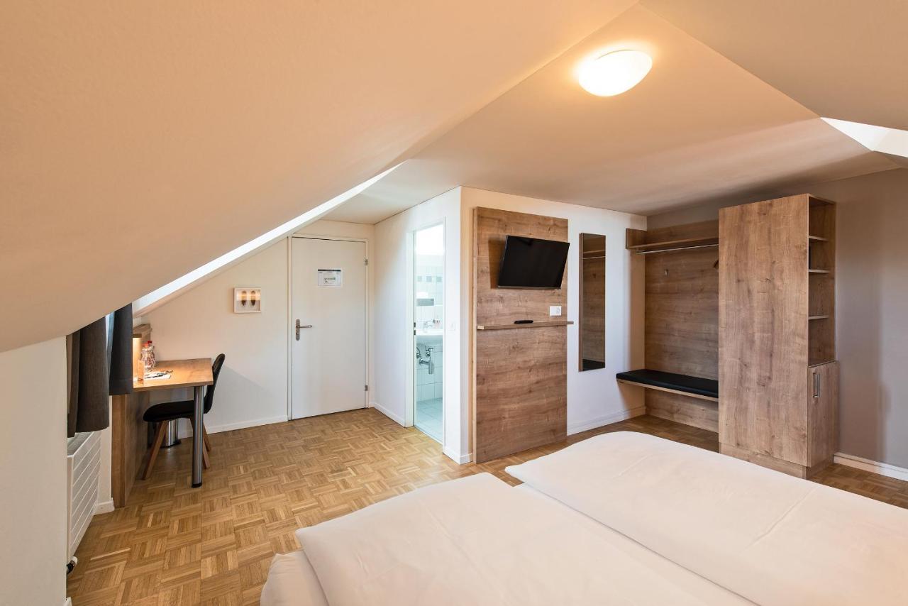 Hotel Zum Hirschen Шинделлеги Экстерьер фото